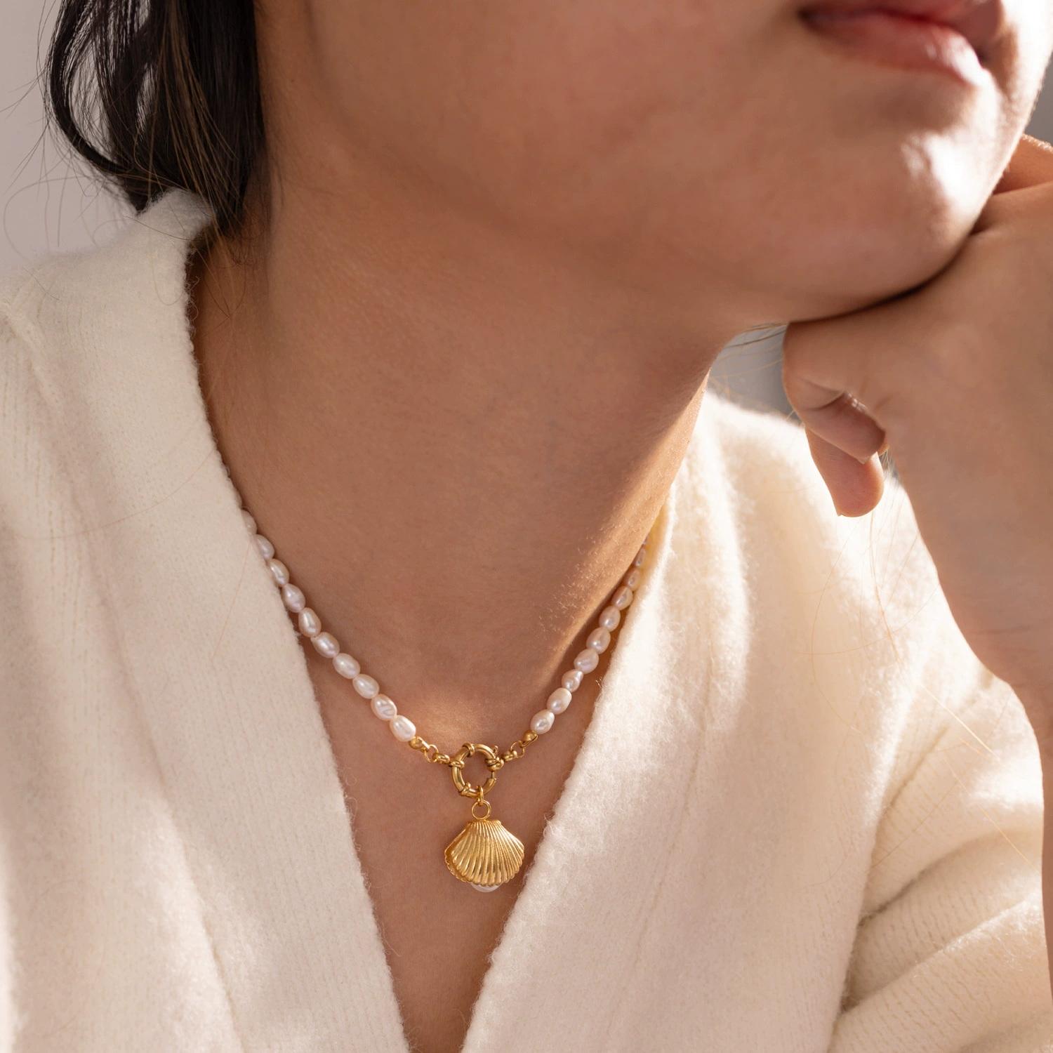 

Модные ожерелья из натурального пресноводного жемчуга для женщин, ожерелья с подвеской из ракушек, позолоченные 18 карат, водонепроницаемые ювелирные изделия 50cm золотой