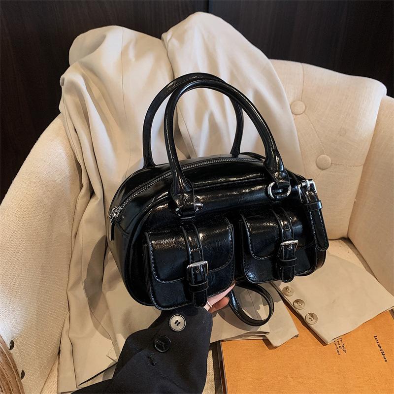 

2025 лето новые модели в этом году популярные маленькие квадратные сумки нишевый дизайн личность мода простые на плечо мессенджер женские сумки 24*10*14 чёрный