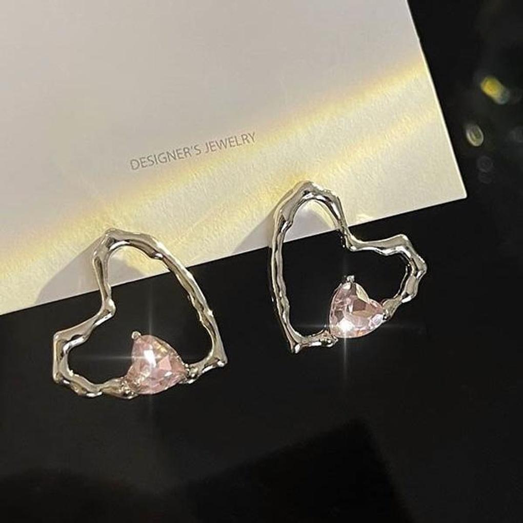 Women's Daily Sweet Heart Metal Earrings