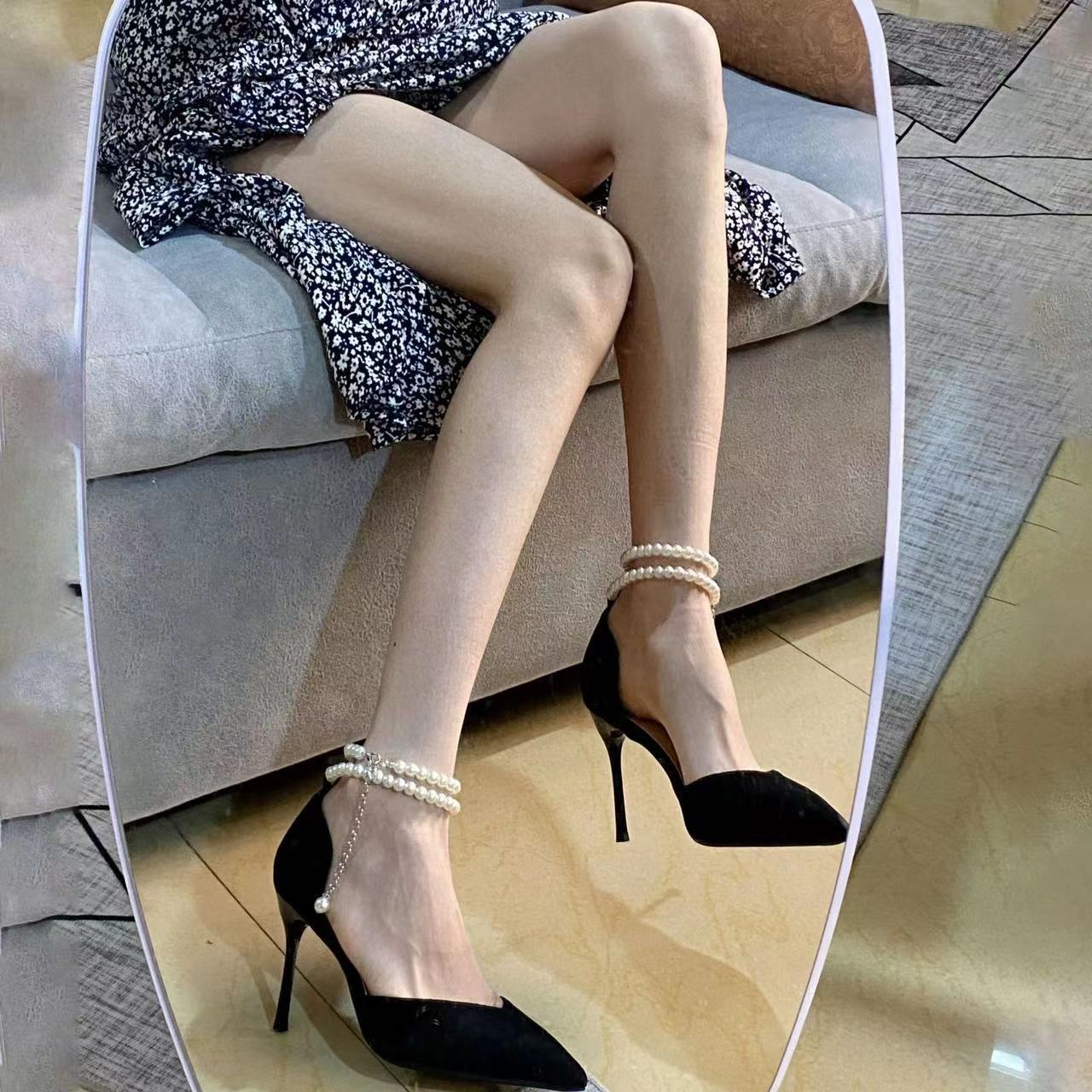 2024 Лето Новые Туфли Подружки Невесты С Перл Бантом Черные Тонкие Туфли На Высоком — фото 6