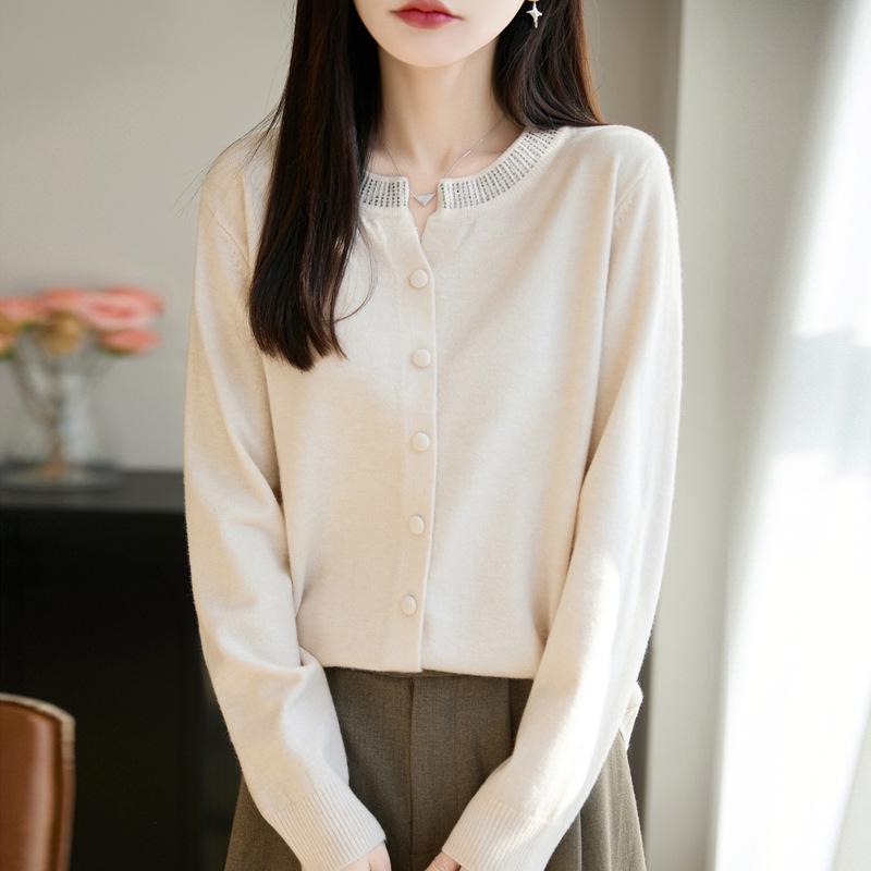 2026 Autumn Women's Button-Up Round Neck Knit Cardigan Sweater