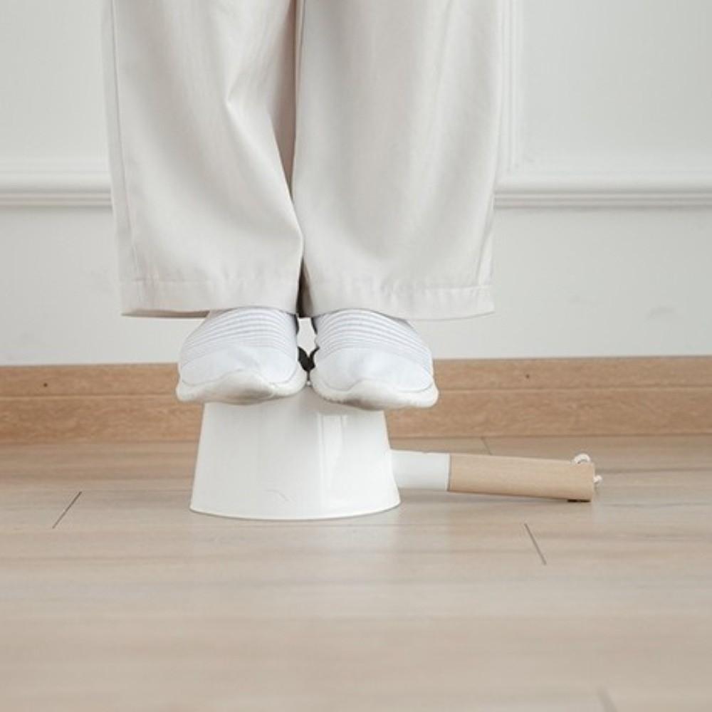 Long Handle Water Scoop 1300ML Water Dipper Easy To Clean Water Ladle  Bath