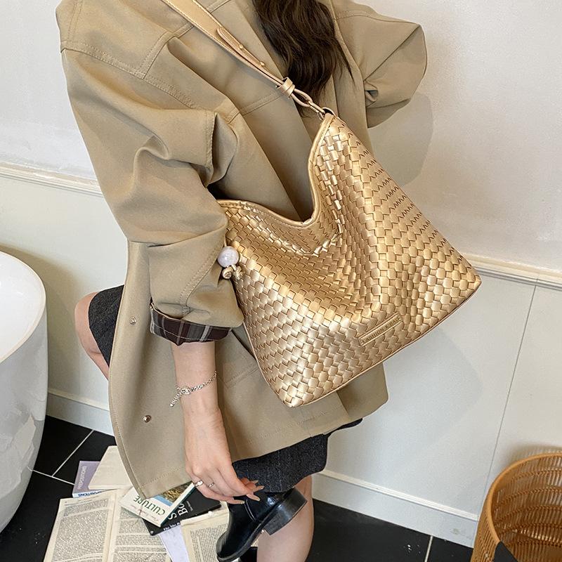 Women's Bag New Embossed Woven Commuter Tote Bag Simple Underarm Bag Large Capacity Shoulder Bag