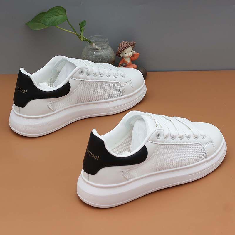 Women'S Fashionable Skate Shoes with a Soft White Sole, Trendy And Comfortable for All Seasons, Lightweight, Non-Slip Lace-Up White Sneakers for Women