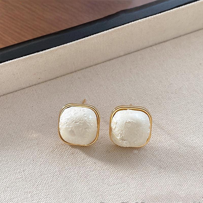 

Квадратные серьги-пусеты с геометрическим дизайном из хлопкового жемчуга, французские ретро, высококлассные серьги, простые, легкая роскошь, элегантные серьги для женщин