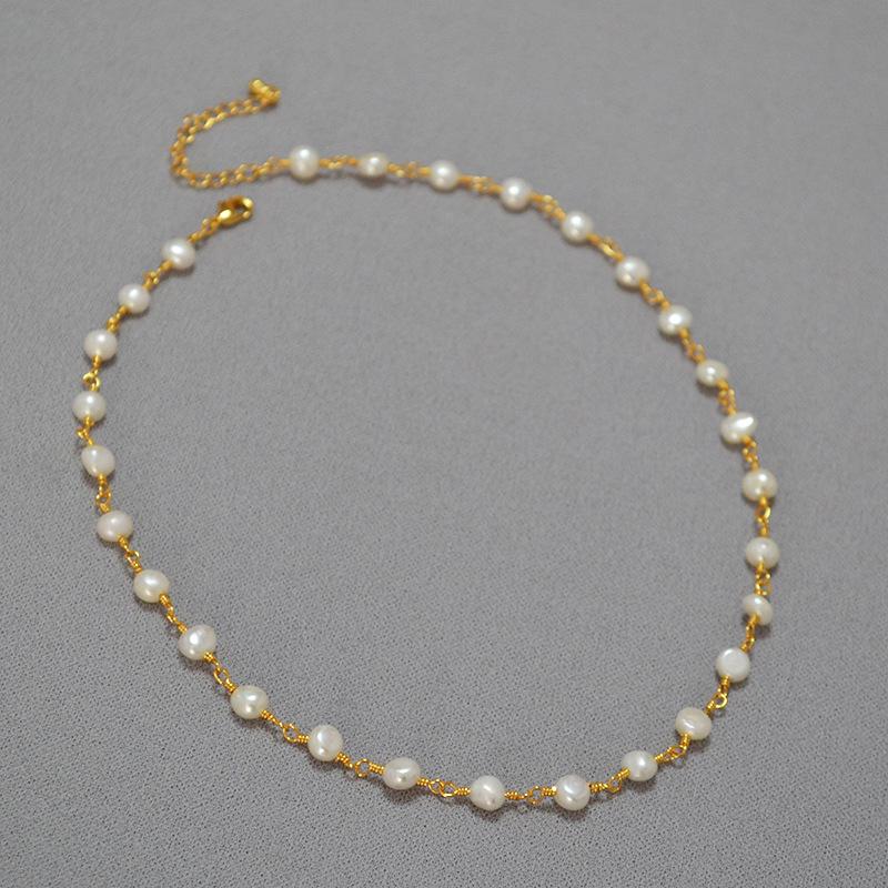 

French Handmade Freshwater Pearl Clavicle Necklace – Elegant, Gentle, and Short Design