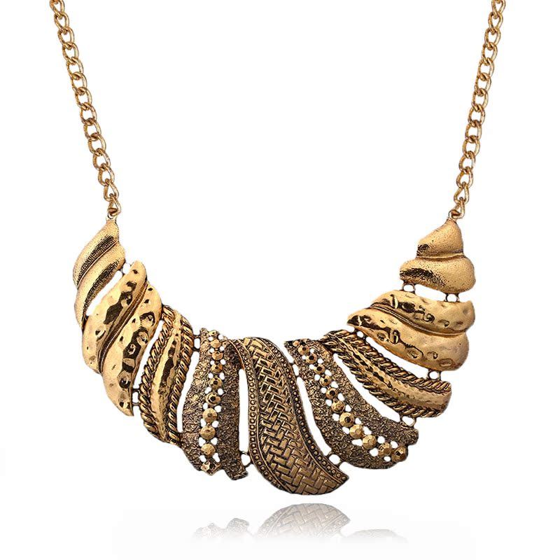 Fashionable European Style Alloy Necklace With Floral Design For Gift And Travel Souvenirs