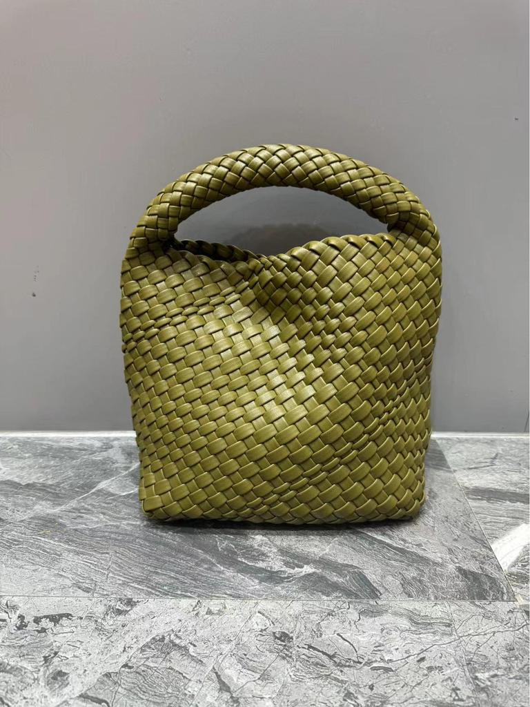 2026 Spring/Summer Women's Hand-Woven Soft Leather Bucket Bag - High-End Single Shoulder Handbag & Underarm Bag