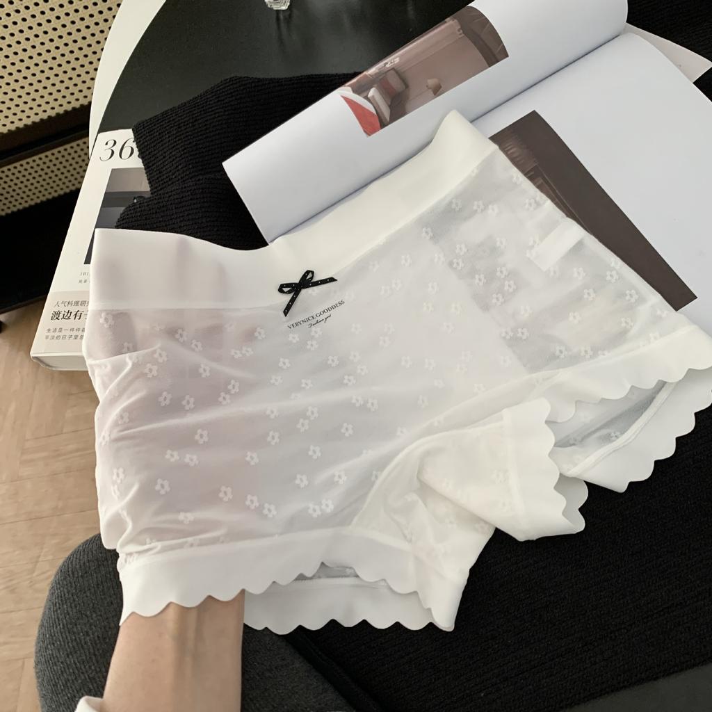 Girl Summer Lace Jacquard Flower Flower Breathable High Play Ice Silk Middle Waist Flat Angle Briefs