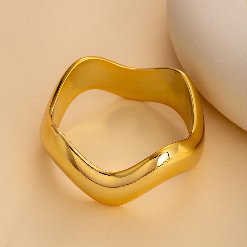 

Electroplating Ccb Irregular Wide-Sided Bracelet Light Luxury High-End Glossy Bracelet Retro High-End Jewelry