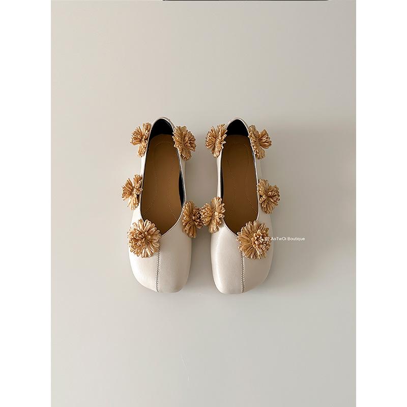 Sheepskin Version~ 2025 New Square Head Raffia Flower Niche Design Shallow Leather Classic Versatile Single Shoes