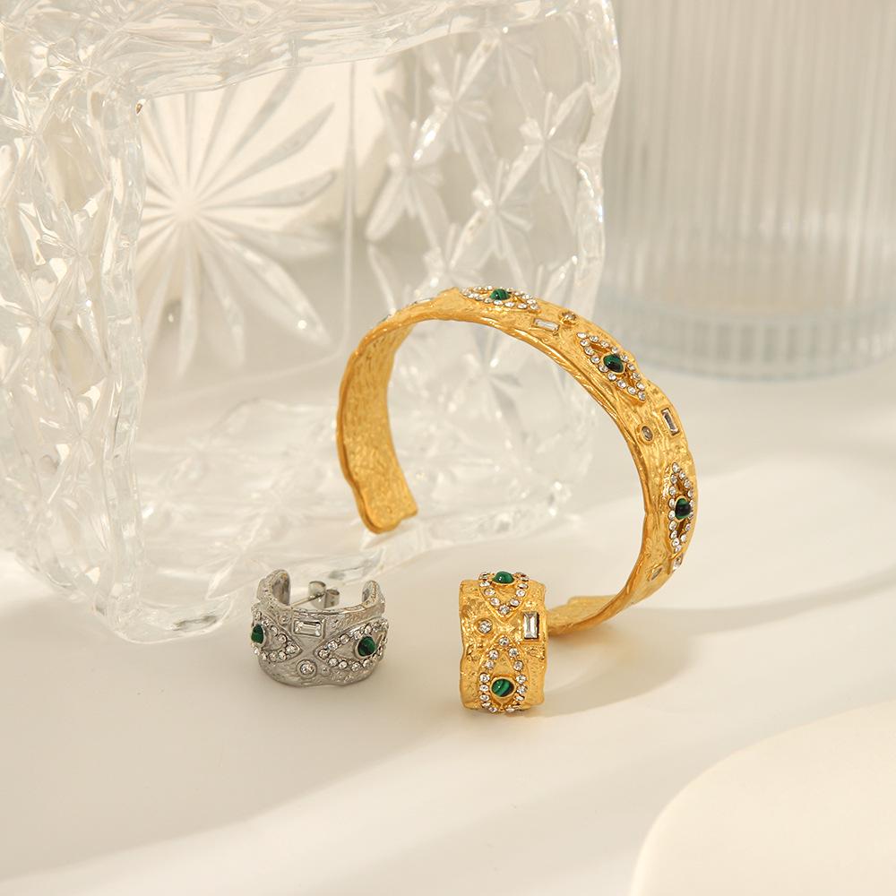 18K Gold Malachite Angel Eye Open Bangle with Textured Square Plate