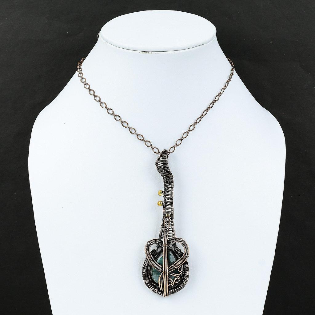 Colgante de labradorita envuelto en alambre de cobre, joyería de labradorita para mujer, elegante colgante de piedra preciosa, joyería hecha a mano, colgante de guitarra, regalo para niña