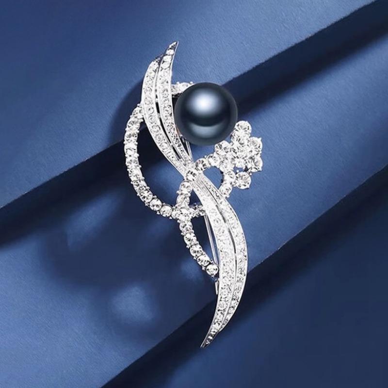 Fashionable Garland Brooch, High-end Feminine Charm, Exquisite Pearl Brooch, Design Sense, Niche Brooch