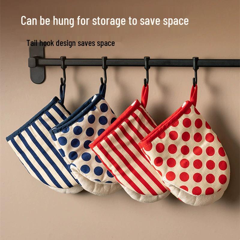 Thickened Cotton Polka Dot Oven Gloves - Anti-Scald & Heat Resistant