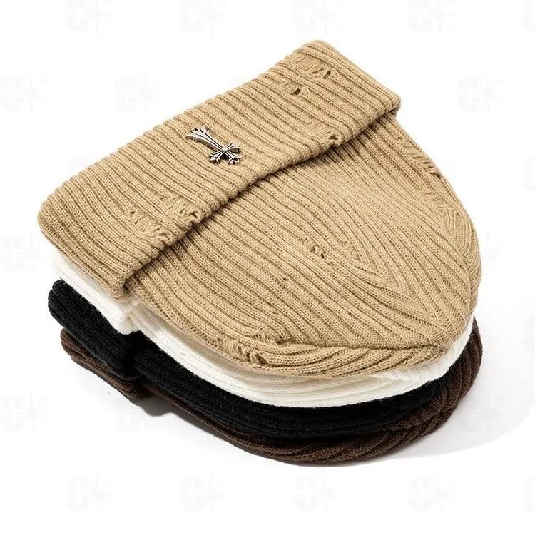 Fall/Winter Street Fashion Distressed Knit Cap for Men and Women, Versatile Retro Metal Cross Emblem Wool Hat, Couple Beanie Cap