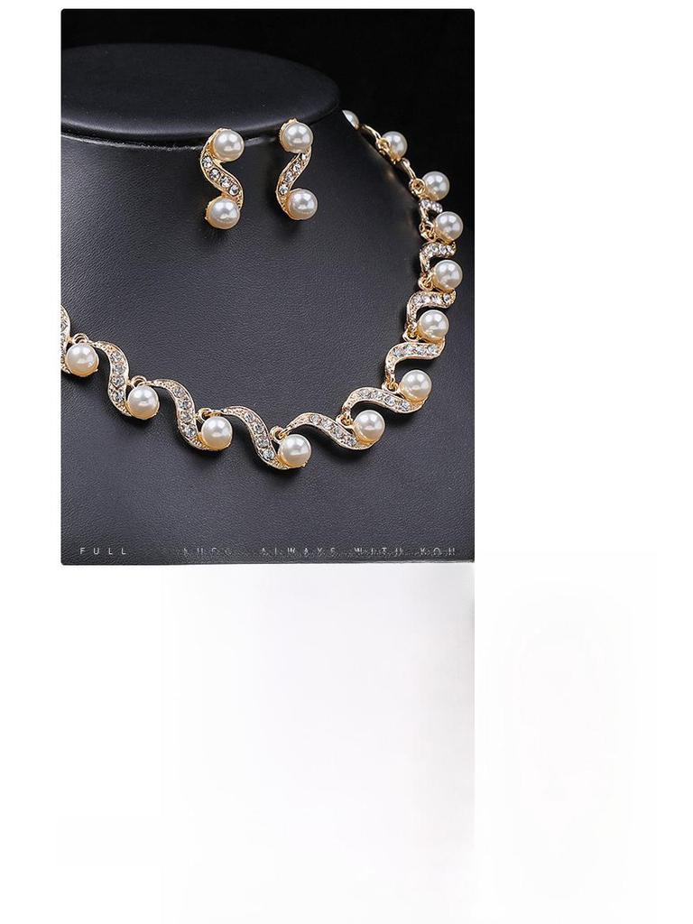 Elegancki Zestaw Naszyjnika i Kolczyków z Pereł: Lekki luksus, wszechstronny sweter i łańcuszek na obojczyk z elementami ze stopu.