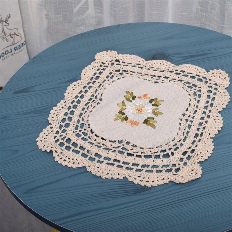 

Export Handmade Crochet Ribbon Embroidered Placemat American Retro Country Pastoral Home Fabric Decoration Table Mat Beige White 32cm square