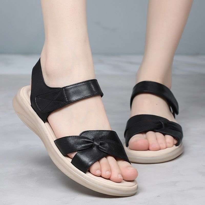 Cow Tendon Sole Mother Shoes Sandals Women Go Out Flat Summer New Comfortable and Lightweight Middle-aged and Elderly Leather Sandals.