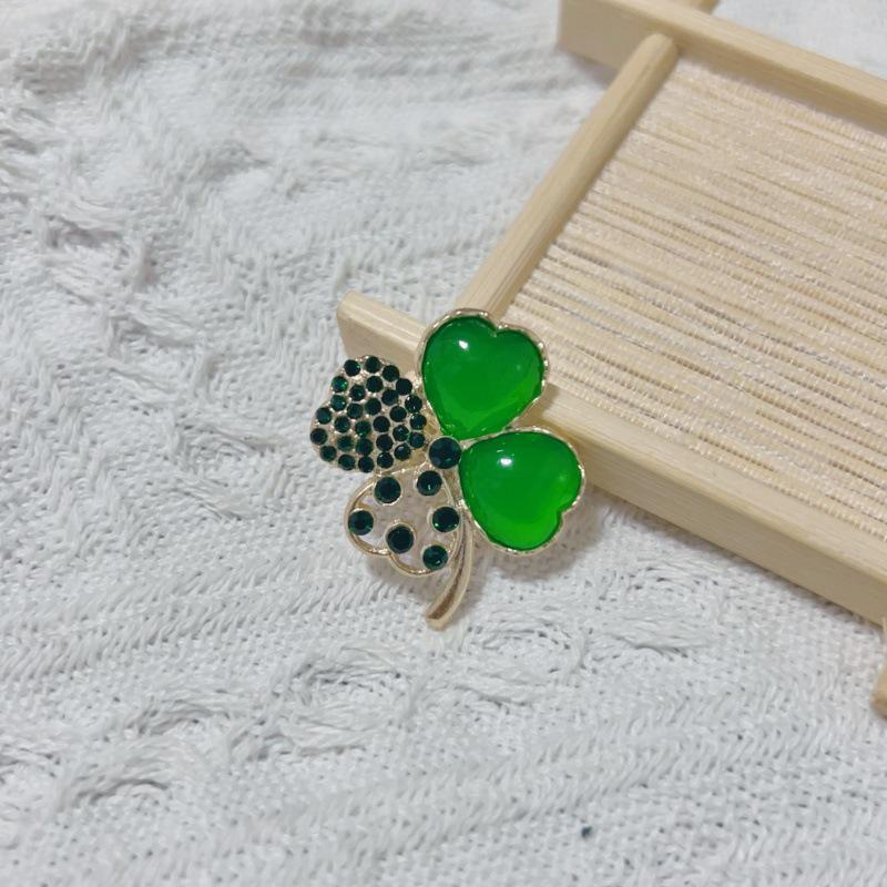 High-End Women's Butterfly Anti-Exposure Fashion Brooch