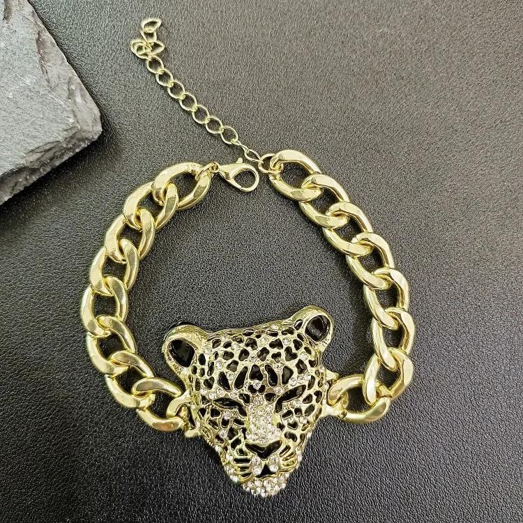 Gothic Schwarzes Spinnenperlen-Armband für Damen und Herren, einzigartiger Spinnennetz-Charm, dunkle Persönlichkeit, handgefertigter Schmuck, Geschenke, Accessoires