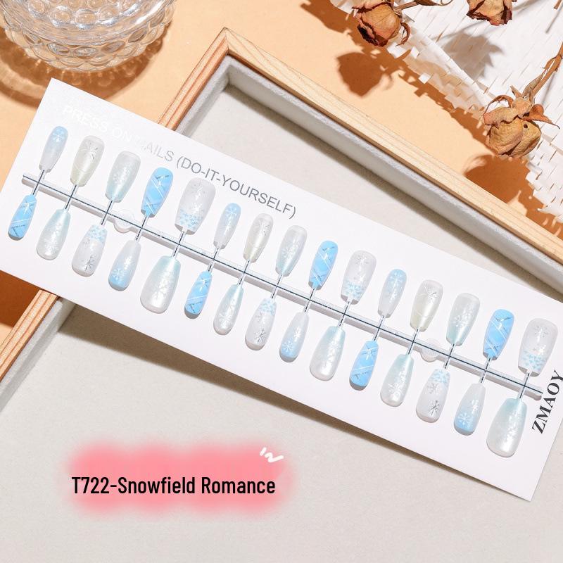 Winter Romance Snowflake 3D Cat Eye Nail Stickers - 30 Pcs XS/S/M