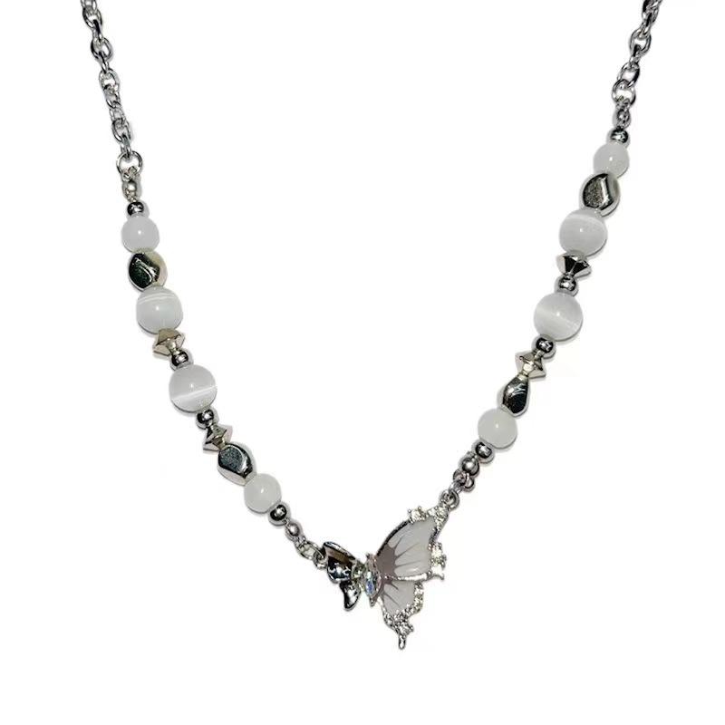 

Sweet and sour niche butterfly collarbone chain New year s new versatile necklace Personalized neck jewelry Sweet and cool style neck chain