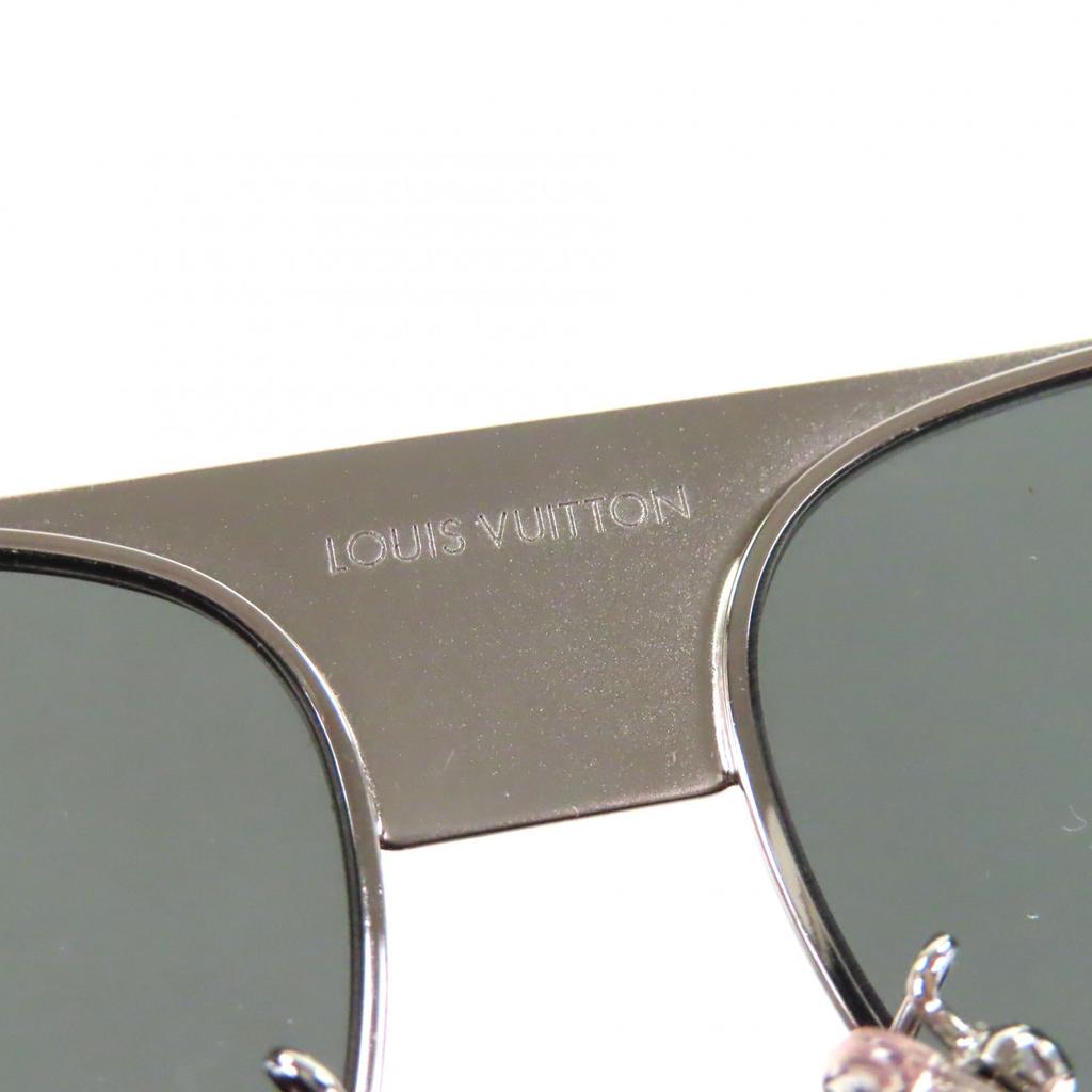 Great LOUIS VUITTON Sunglasses Pacific Pilot Silver Mens Used