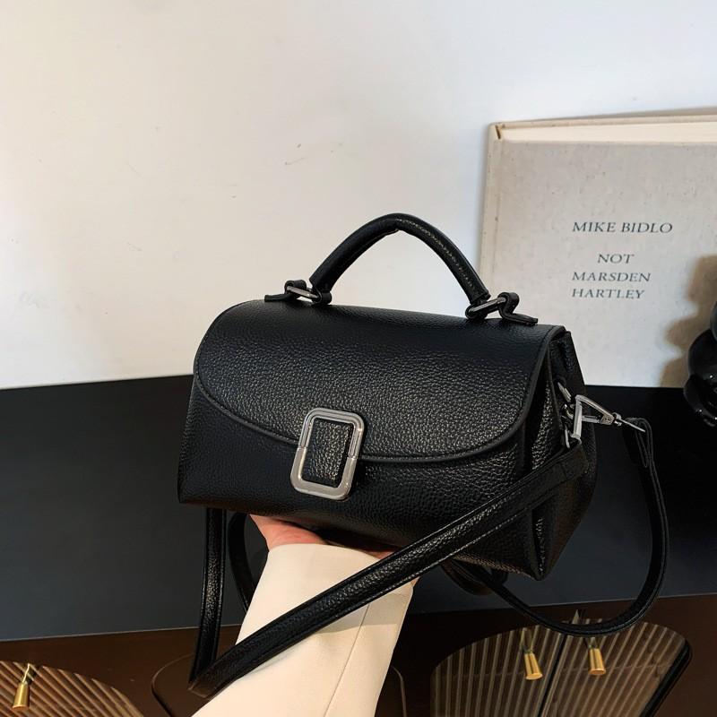 

Korean One-shoulder Bag Women 2026 New Fashionable With Texture Commuting Small Square чорний