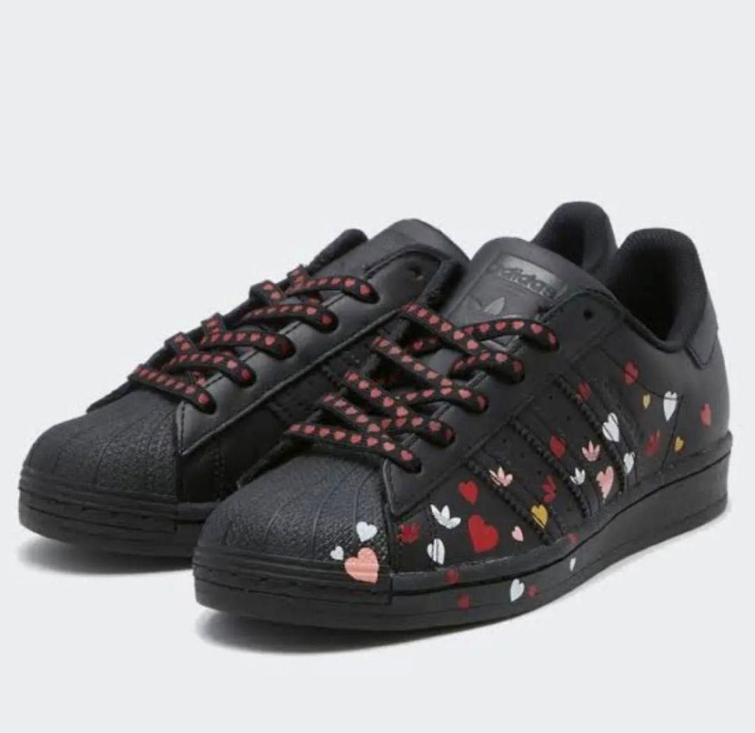 

[USED] adidas SUPERSTAR W Black Heart Pattern