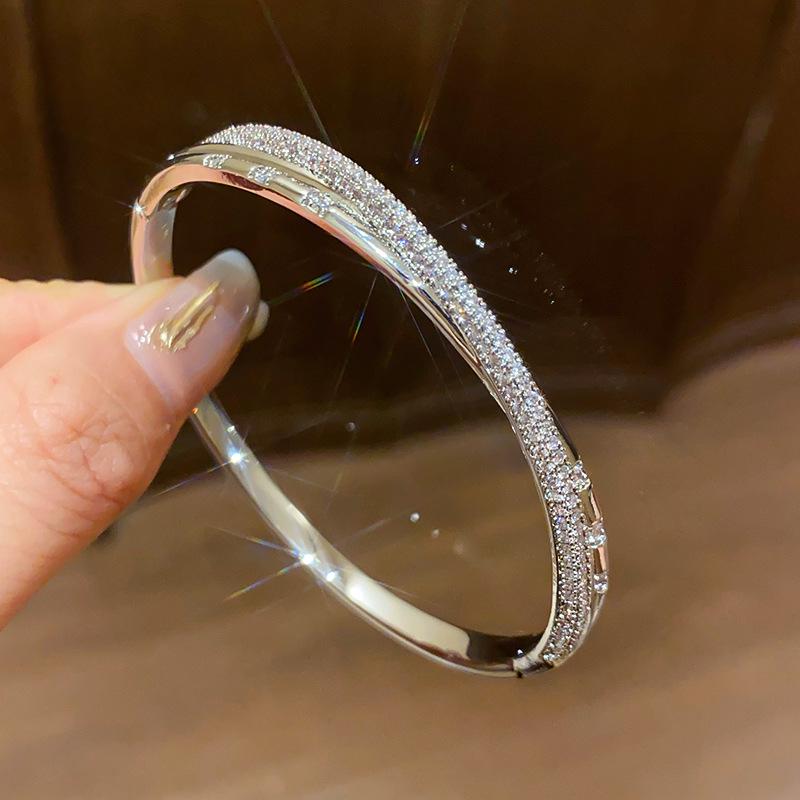 18K Gold Plated Zircon Twill Bangle: Exquisite, Versatile Luxury Bracelet for Women