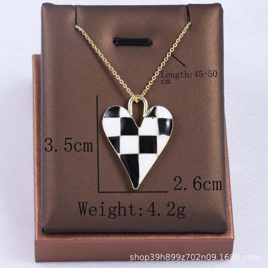 European and American Checkerboard Heart Pendant Keychain Necklace