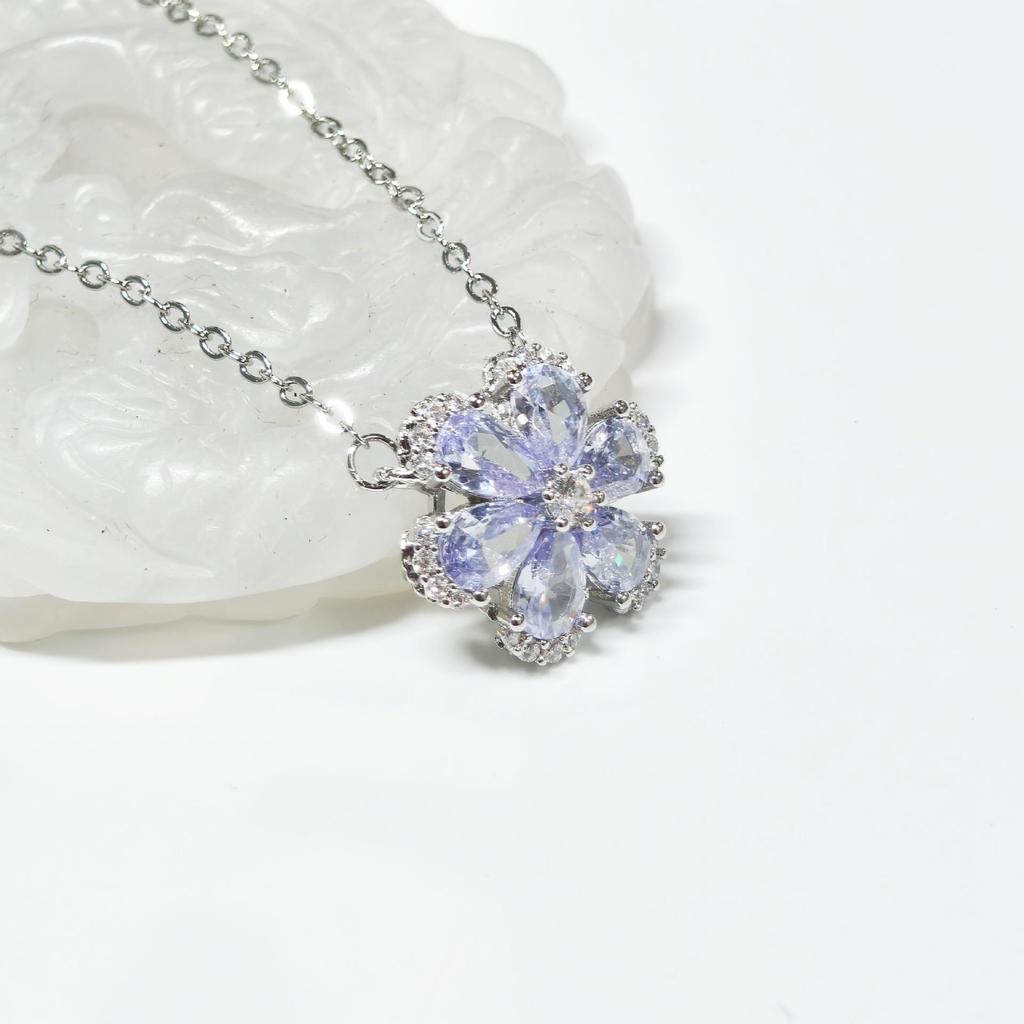 Gethin Jewelry Korean Petal Snowflake Stud Earrings