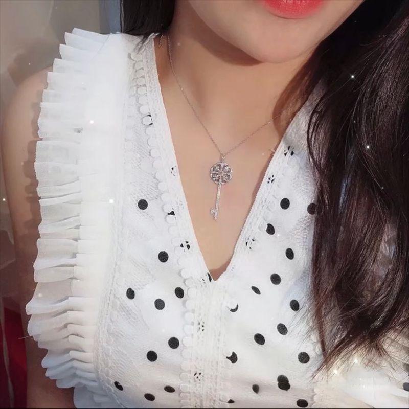 Women s Light Luxury Pink Key Necklace: Minimalist Aesthetic, Influencer-Inspired, Cool Versatile Style
