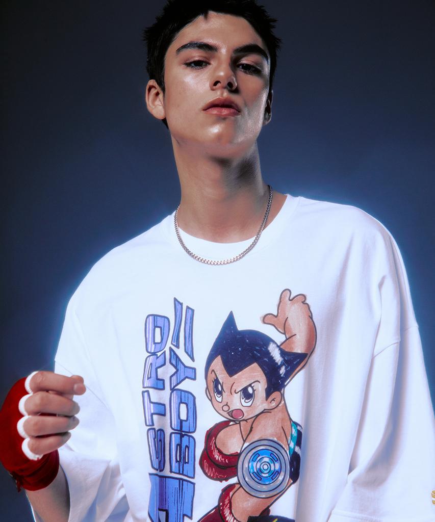 MAINBOOTH [Atom] Mach 5 Oversized T-Shirt (White)
