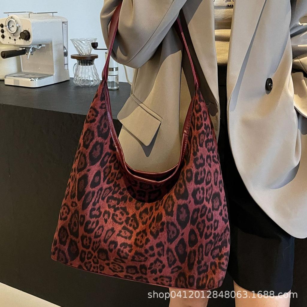 Large-capacity Bag Women's 2025 New Fashion Versatile Casual Shoulder Underarm Bag Casual Commuter Leopard Print Tote Bag