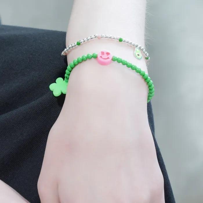 Bonbo Color Smile and Flower Charm Point Acrylic Ball Bracelet