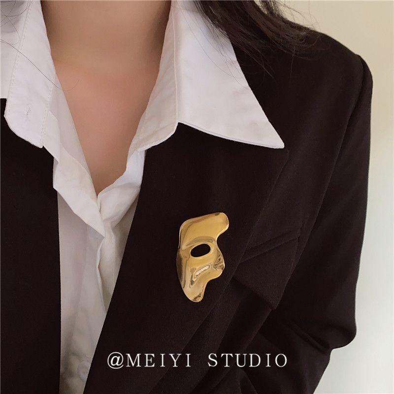 Evening Dress Mask~New Retro European and American Style Metal Face Mask Pin, High-End Suit Accessory Brooch Gold