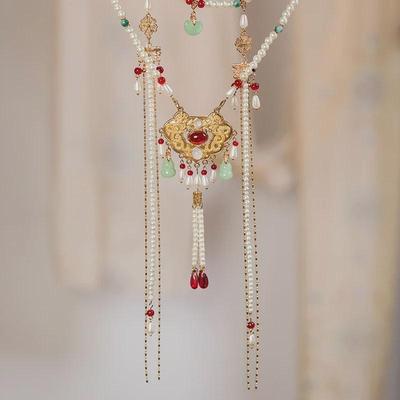 Ancient Style Retro Necklace: Beauty Drunk Man Costume with Horse Face Skirt, Yingluo Collar, and Pearl Pendant