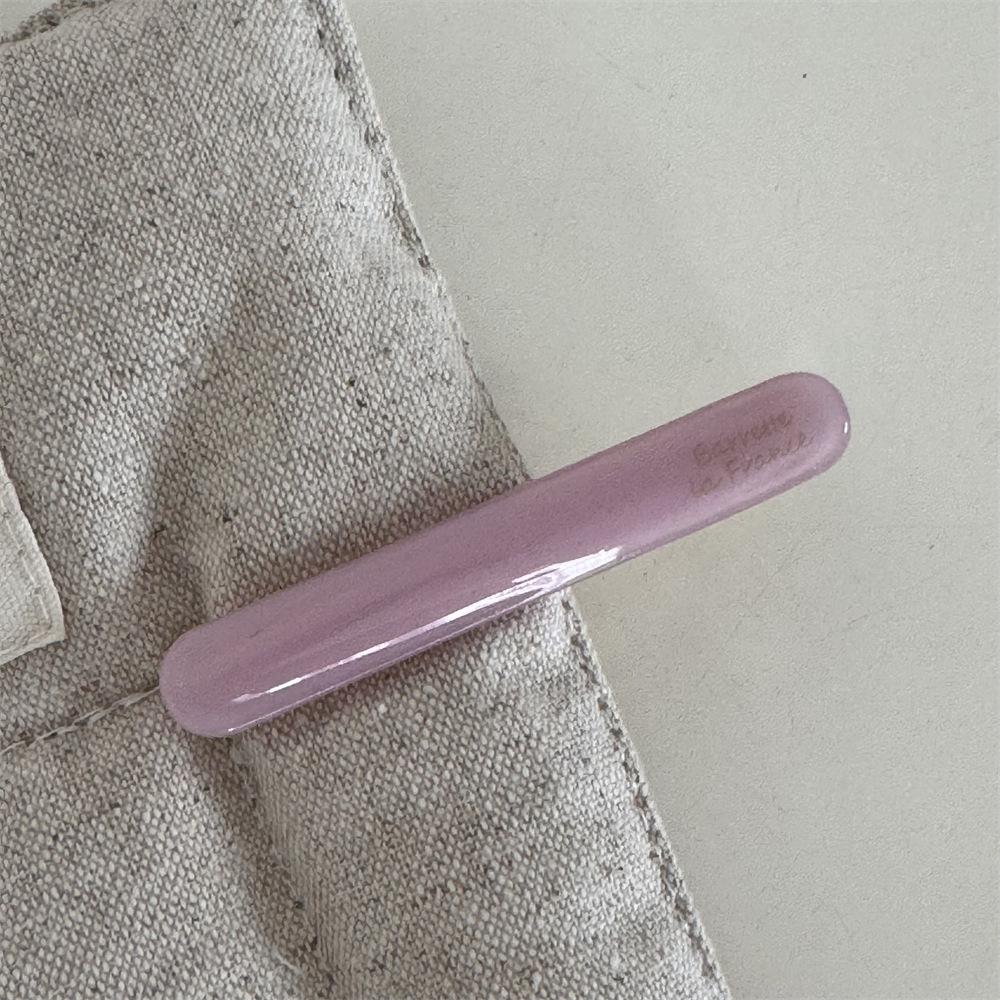 Korean version of the gold label cute little baguette one-word clip French acetic acid texture solid side bangs clip