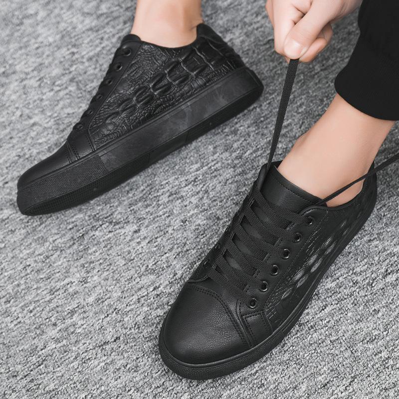 Men's Casual Shoes Versatile Trendy Shoes Men's Sports Shoes Crocodile Pattern Leather Surface Glossy Pure Black Work Board Shoes Men