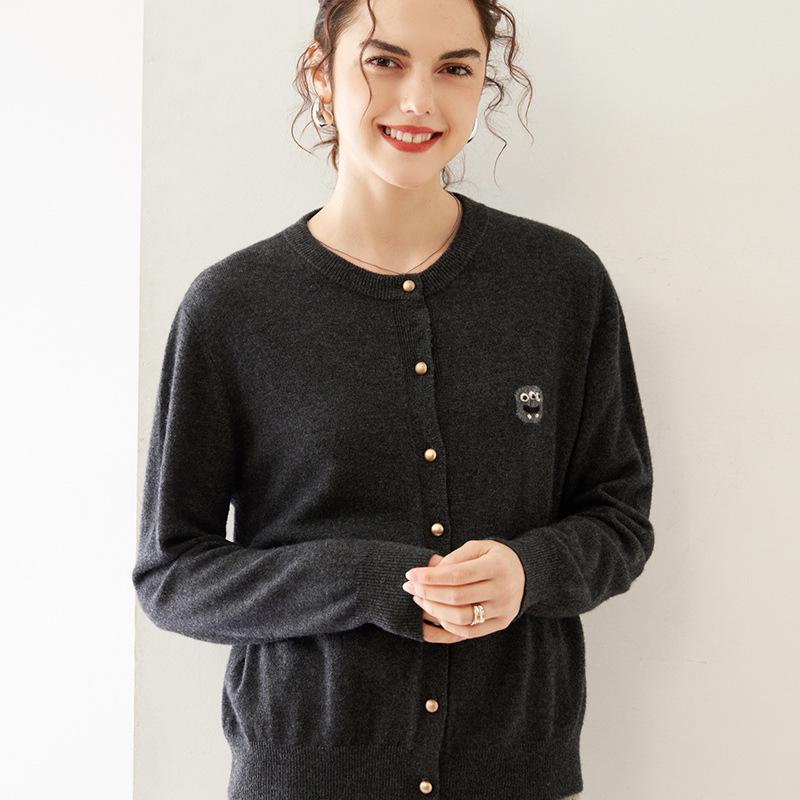 

Женский кашемировый кардиган с круглым вырезом и вышивкой мифического зверя, осень-зима 2024 Medium