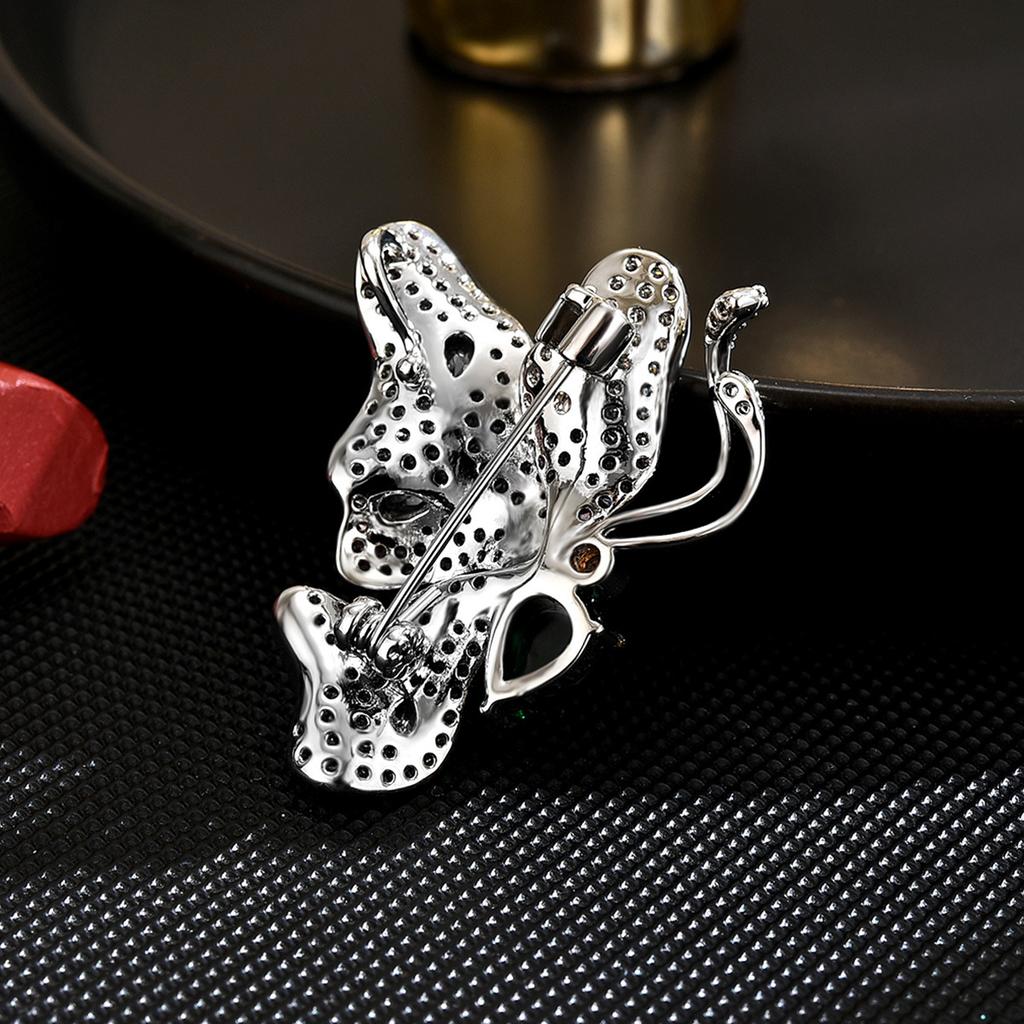 Senior Brooches Flower Leaf Brooch Pins for Women Suit Pendant  Fashion Brooches Jewelry