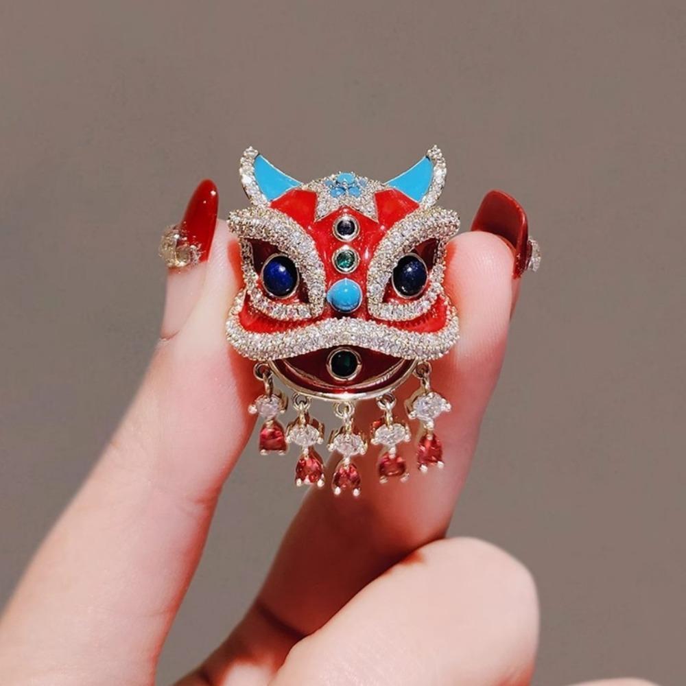 Zinc Alloy Lion Brooch Red Orange Chinese Style Maple Leaves Brooches Lion Maple Leaves Multi-Functional Coat Pin Corsage