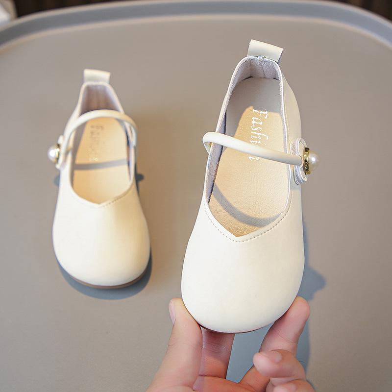 Kinder-Lederschuhe mit weicher Sohle - Britischer Stil, Frühling/Herbst, für Mädchen mit magischen Klettverschlüssen.
