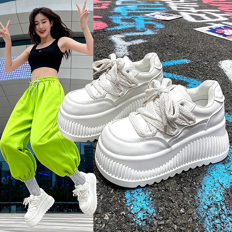 Platform Bread Shoes Women's 2025 Autumn and Winter New Muffin Heightening Wear-resistant Non-slip Small Leather Shoes Versatile Leisure Sports