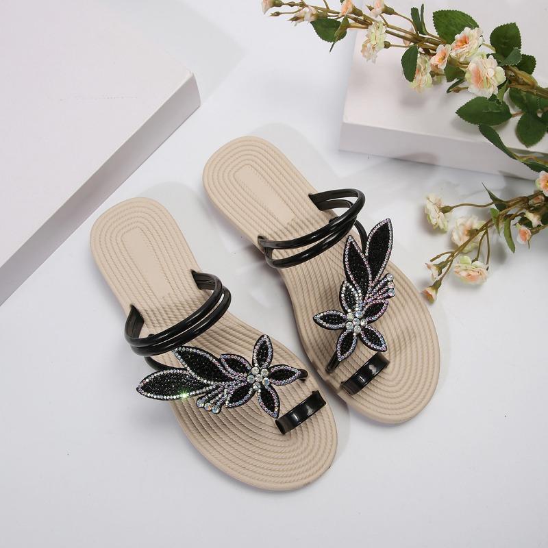 Glitter Slippers Women Summer Sandals 2025 Bling Female Butterfly Flops Beach Diamond Flat Shoes Outdoor Sandals