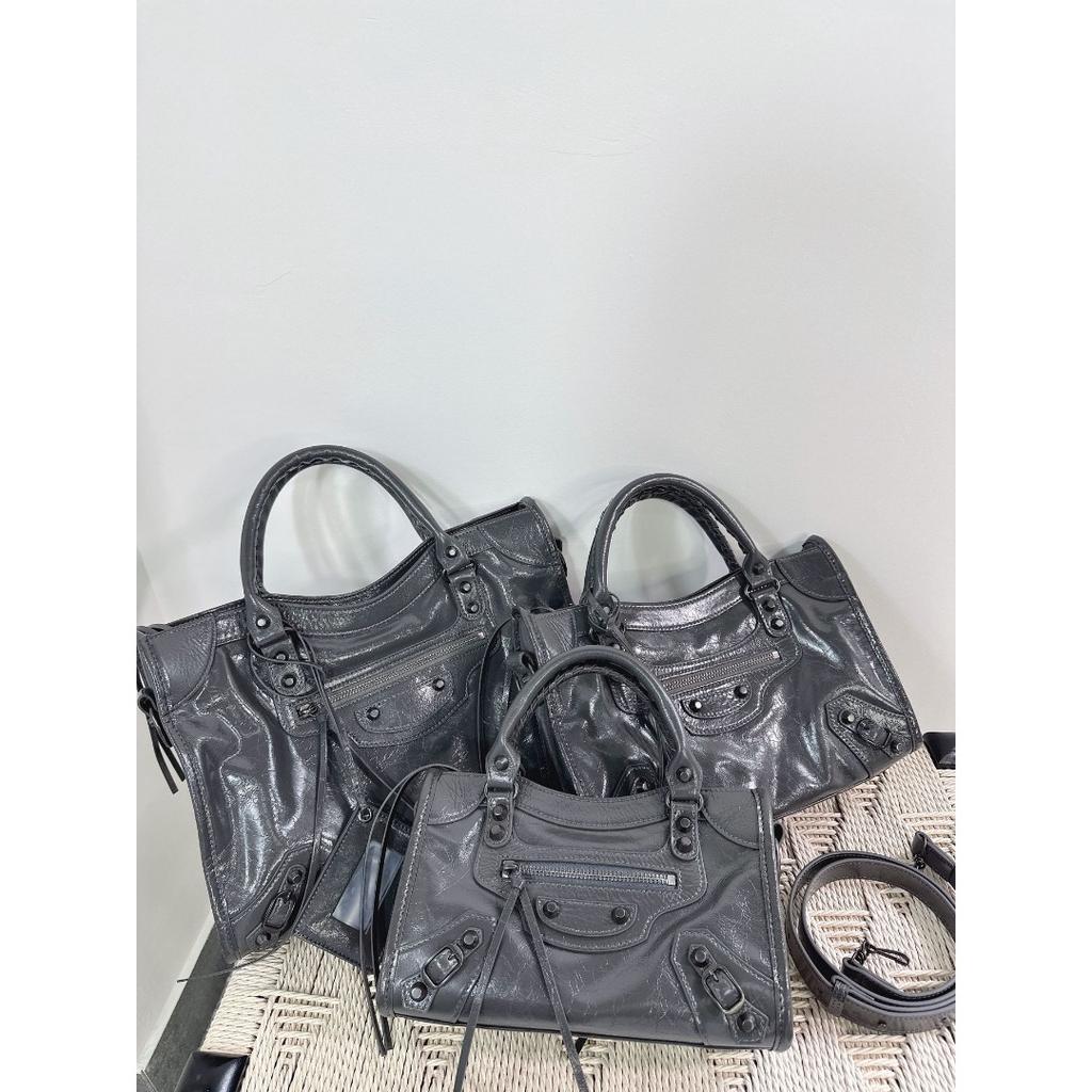 Hot Girl Cool Studded Caggle Motorcycle Bag Twist Tote Bag Oil Wax Cowhide Tote Bag Women's Single Shoulder Underarm Bag