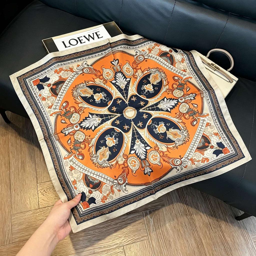 New old money wind chain neck scarf women's commuting versatile soft silk scarf neck protection shawl outer scarf