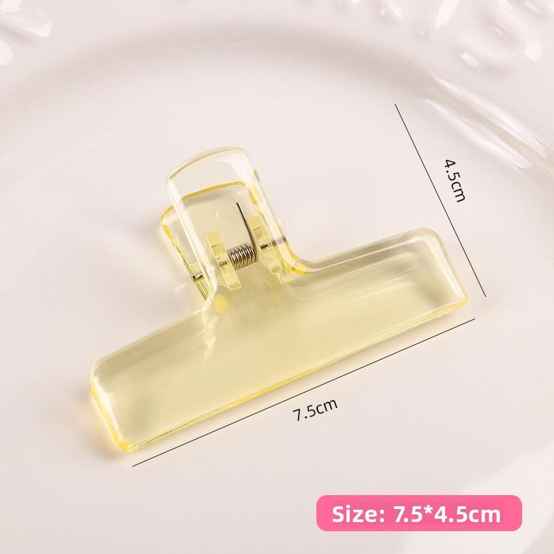 Long-tail Clip for Storing High-face Student Test Paper